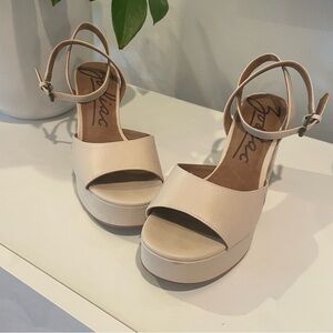 Zodiac Women’s Priya Platform Sandals Size 8